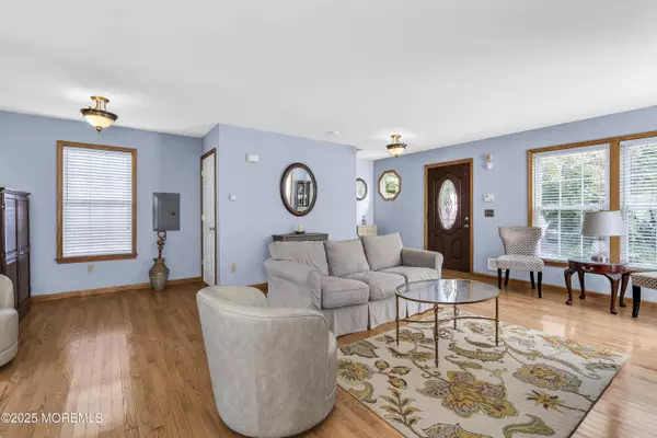Manasquan, NJ 08736,143 Lake Avenue