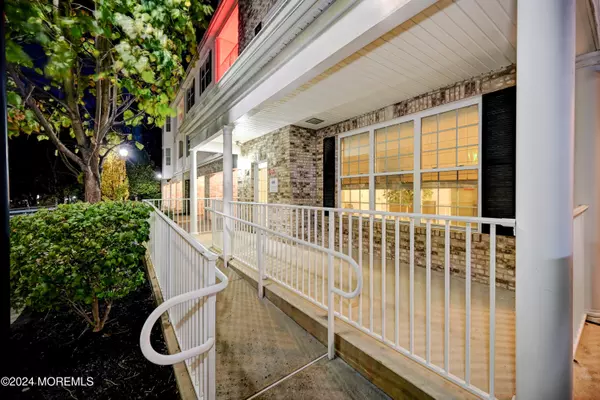 Morganville, NJ 07751,112 Regency Court