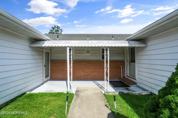 Toms River, NJ 08757,20 Marathon Street