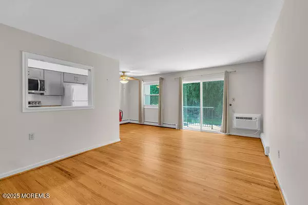 Long Branch, NJ 07740,735 Greens Avenue #15A