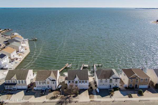 8 Jibsail Drive, Bayville, NJ 08721