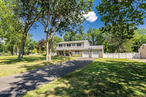 Manalapan, NJ 07726,5 Yeoman Way
