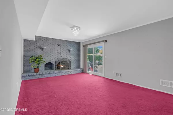 Beachwood, NJ 08722,19 Spruce Street