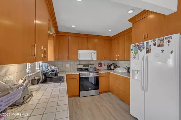 Fairview, NJ 07022,392 Walker Street