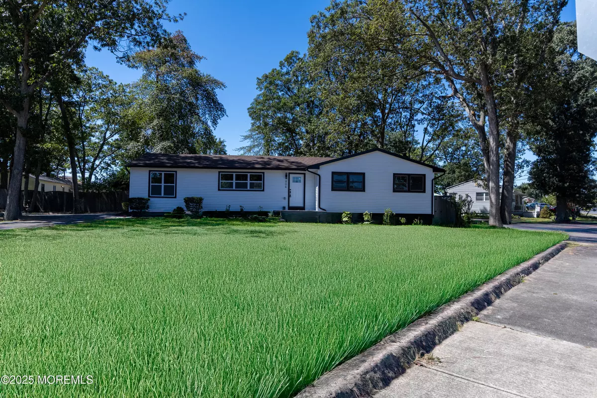 Toms River, NJ 08753,804 Neville Street