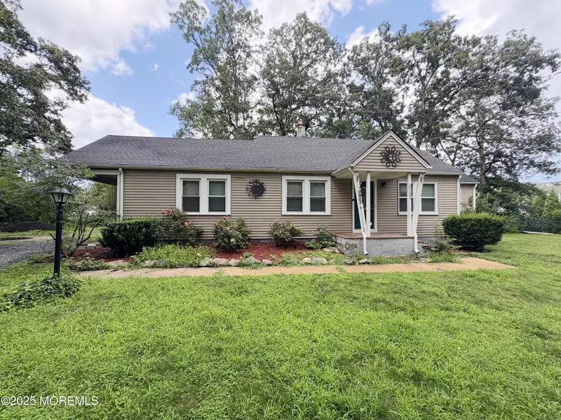 2102 Massachusetts Avenue, Toms River, NJ 08755