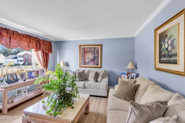 Howell, NJ 07731,24 Abraham Drive