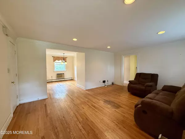 Red Bank, NJ 07701,65 Manor Drive