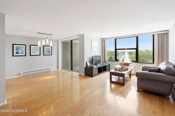 Highlands, NJ 07732,1 Scenic Drive #511