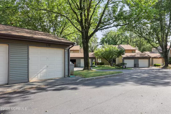 Red Bank, NJ 07701,102 Berkshire Court
