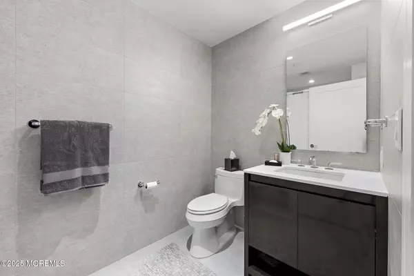 Long Branch, NJ 07740,15 Morris Avenue #206