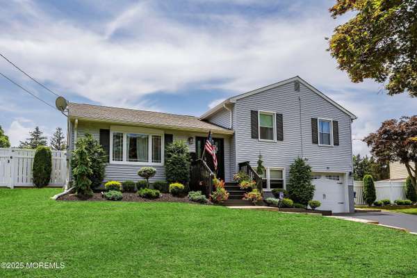 62 Highland Avenue, Leonardo, NJ 07737