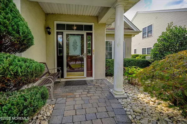 Manalapan, NJ 07726,10 Crawford Road