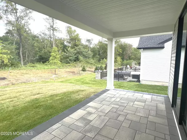 Manalapan, NJ 07726,7 Ashlynn Court