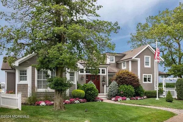 Sea Girt, NJ 08750,208 Neptune Place