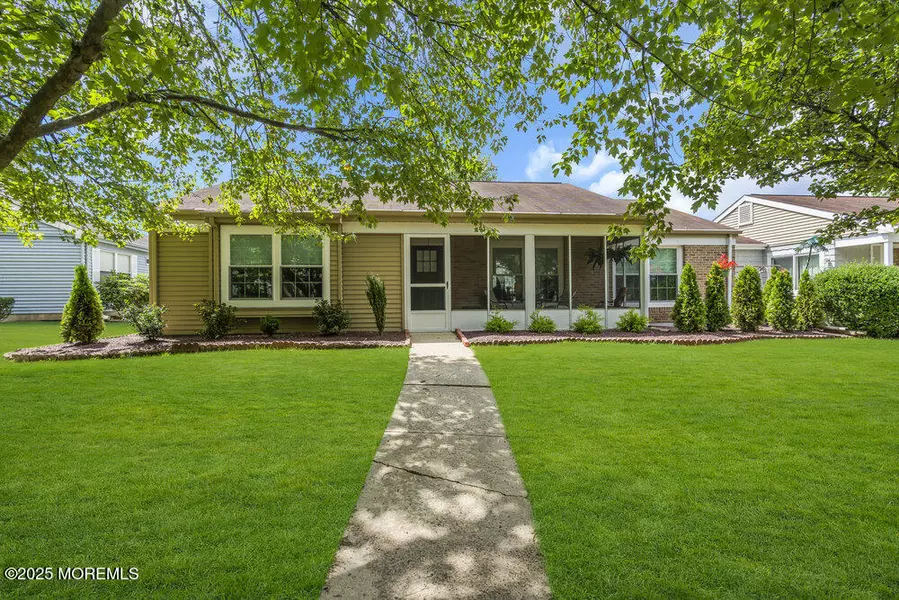 948 Liverpool Circle, Manchester, NJ 08759