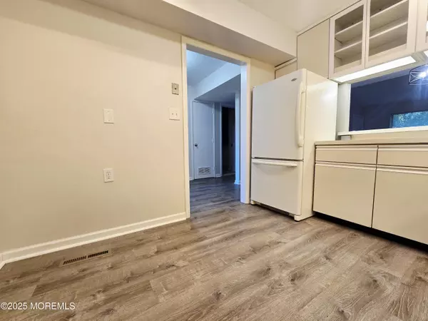 East Windsor, NJ 08520,5 Twin Rivers Drive #C