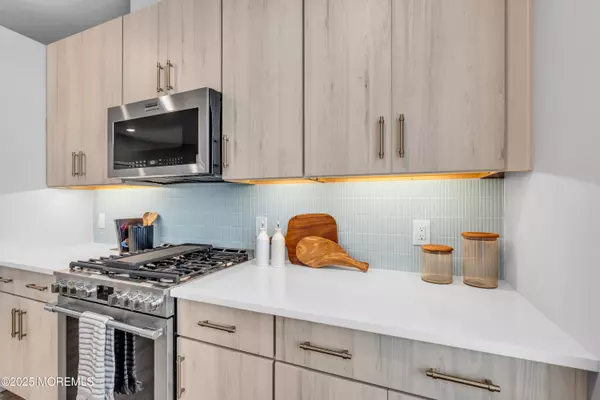 Red Bank, NJ 07701,120 Monmouth Street #302