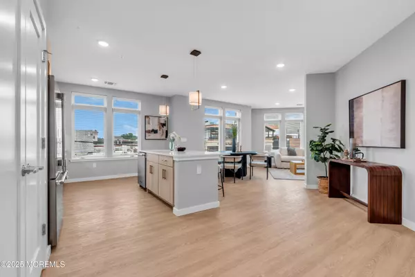 Red Bank, NJ 07701,120 Monmouth Street #302