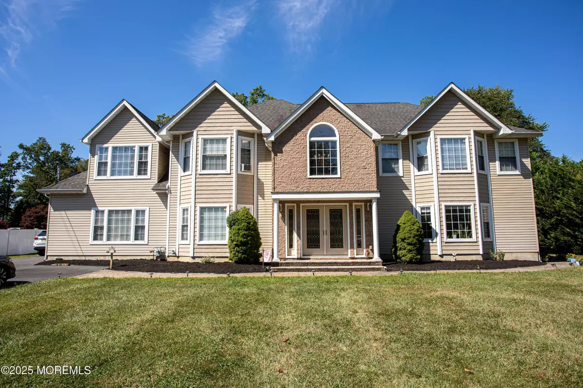 Tinton Falls, NJ 07724,42 Branford Circle