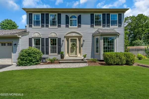 Howell, NJ 07731,40 Marc