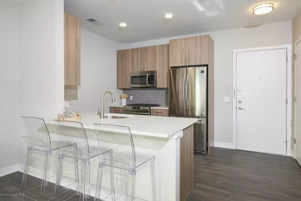 Red Bank, NJ 07701,92 Drs James Parker Boulevard #407