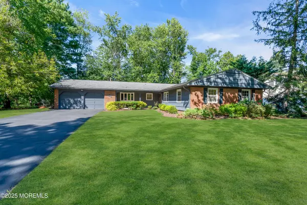 Manalapan, NJ 07726,41 Livingston Lane
