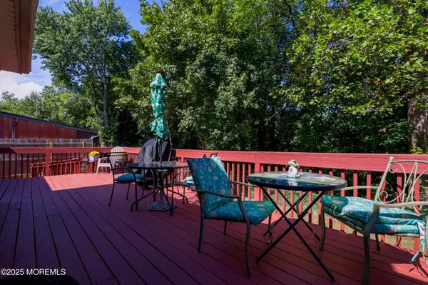 Keyport, NJ 07735,107 Boulevard W