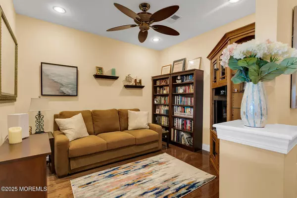 Asbury Park, NJ 07712,300 Cookman Avenue #328