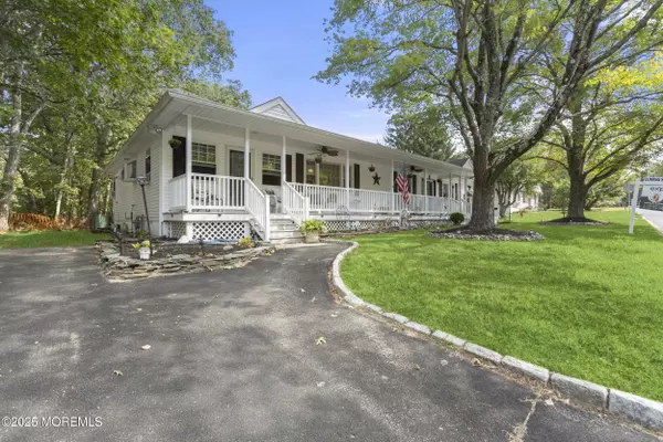 Jackson, NJ 08527,742 W Commodore Boulevard