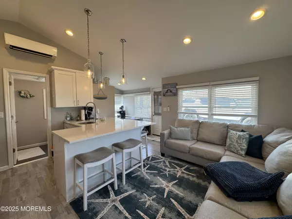 Lavallette, NJ 08735,23 E Plover Way