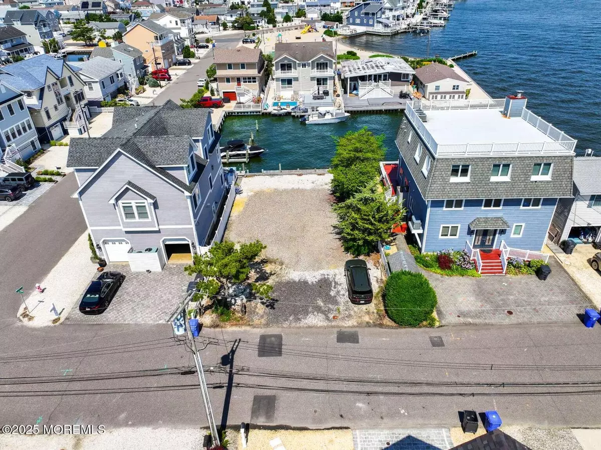 Lavallette, NJ 08735,427 Delray Drive