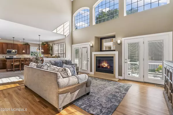 31 Taylors Run, Tinton Falls, NJ 07712