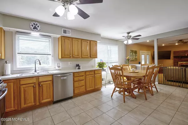 Jackson, NJ 08527,402 Frank Applegate Road