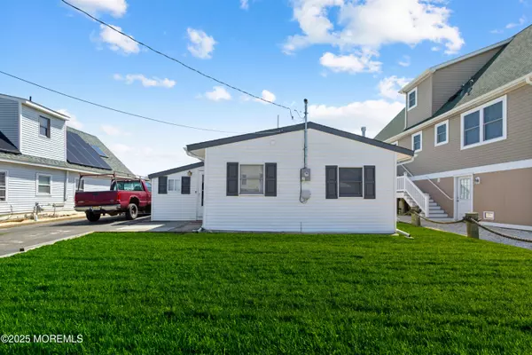 Little Egg Harbor, NJ 08087,131 S Commodore Drive