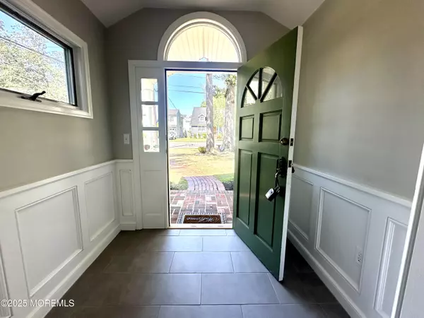 Oakhurst, NJ 07755,426 Harnell Avenue