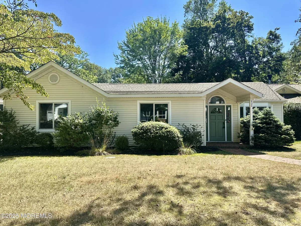 Oakhurst, NJ 07755,426 Harnell Avenue