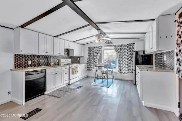 Hazlet, NJ 07734,13 Mary Ann Court
