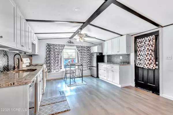 Hazlet, NJ 07734,13 Mary Ann Court
