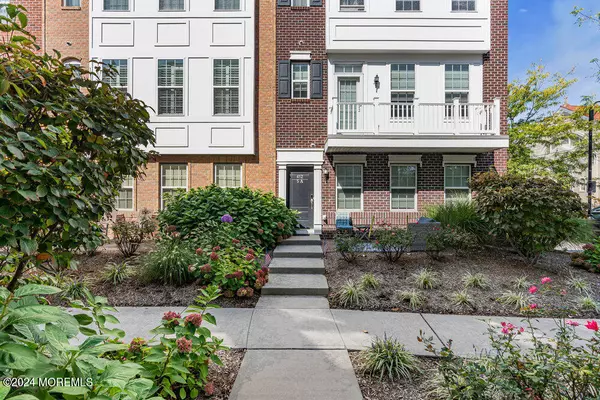 Asbury Park, NJ 07712,412 Sewall Avenue #5