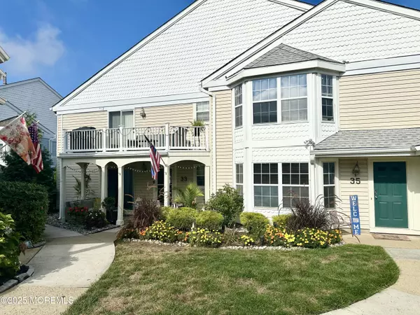 Freehold, NJ 07728,33 Tulip Lane
