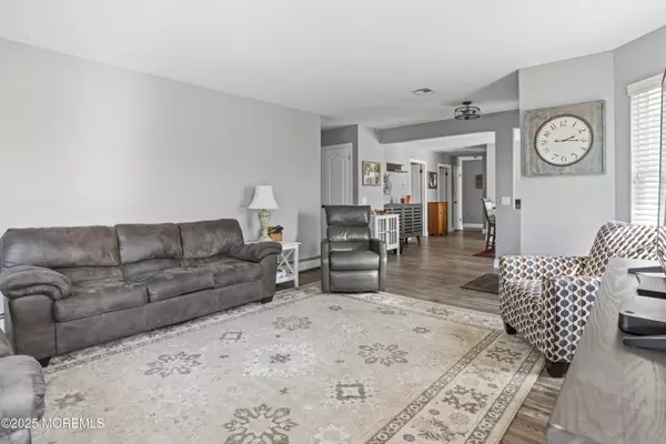 Toms River, NJ 08757,10 Colwyn Way