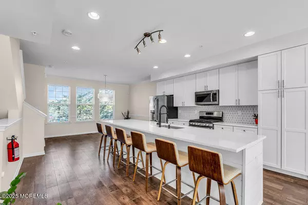 Asbury Park, NJ 07712,600 Grand Avenue #7C