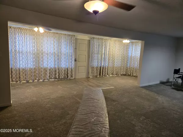 Brick, NJ 08723,40 Red Wing Avenue