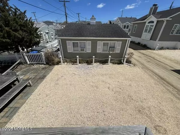Lavallette, NJ 08735,116 W Plover Way