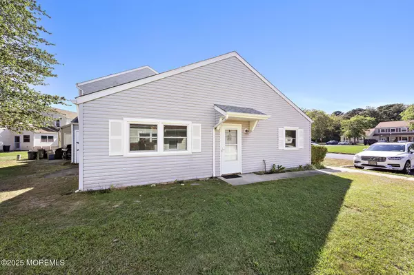 Barnegat, NJ 08005,25 S Seas Court