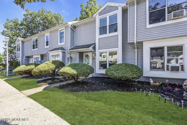 Lakewood, NJ 08701,422 Woodlake Manor Drive
