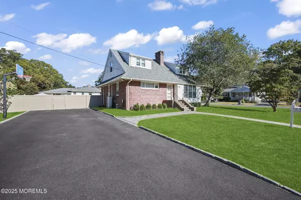 Oakhurst, NJ 07755,227 Chatham Avenue