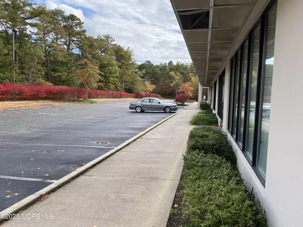 Manahawkin, NJ 08050,1322 Route 72