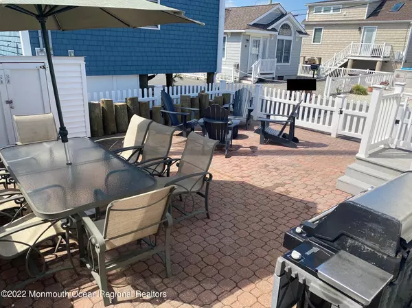 Lavallette, NJ 08735,103 W Dune Way